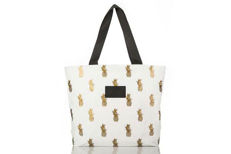 Pineapple Royale Dry Tripper Gold White 7,500円。