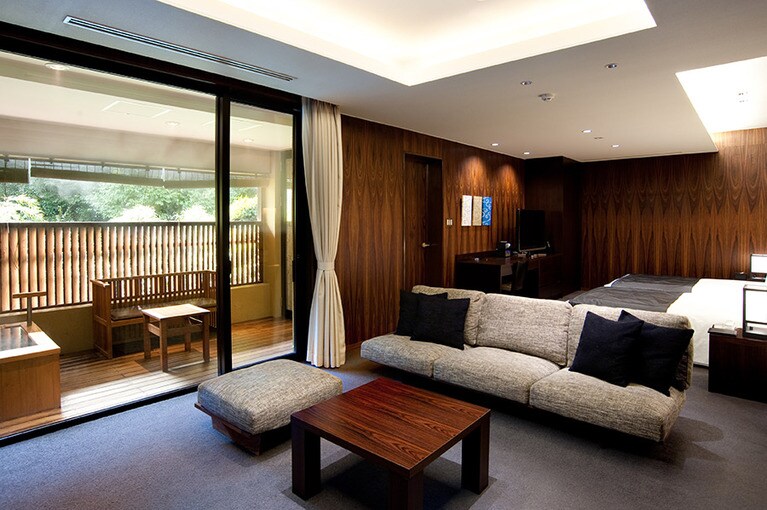 23室すべて源泉かけ流し露天風呂付きのスイートルーム。