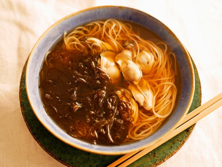 牡蠣ともずくのにゅうめん。