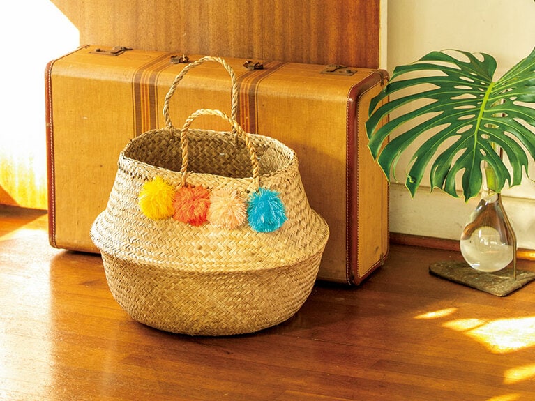 ビーチタオルが2～3枚余裕で入るビッグサイズ。ドリンクやサンドイッチを詰めて、海へ！　70ドル。