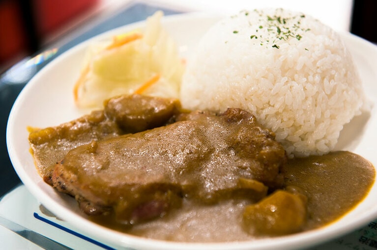 香港チキンカレーライス 780円。