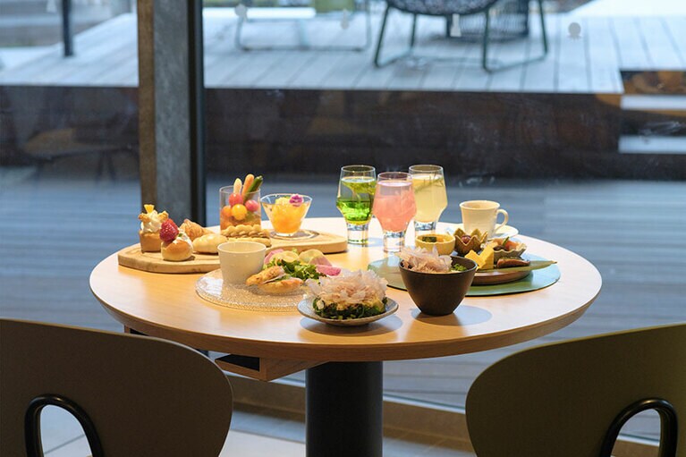 見た目にも華やかなモーニングビュッフェのメニュー。