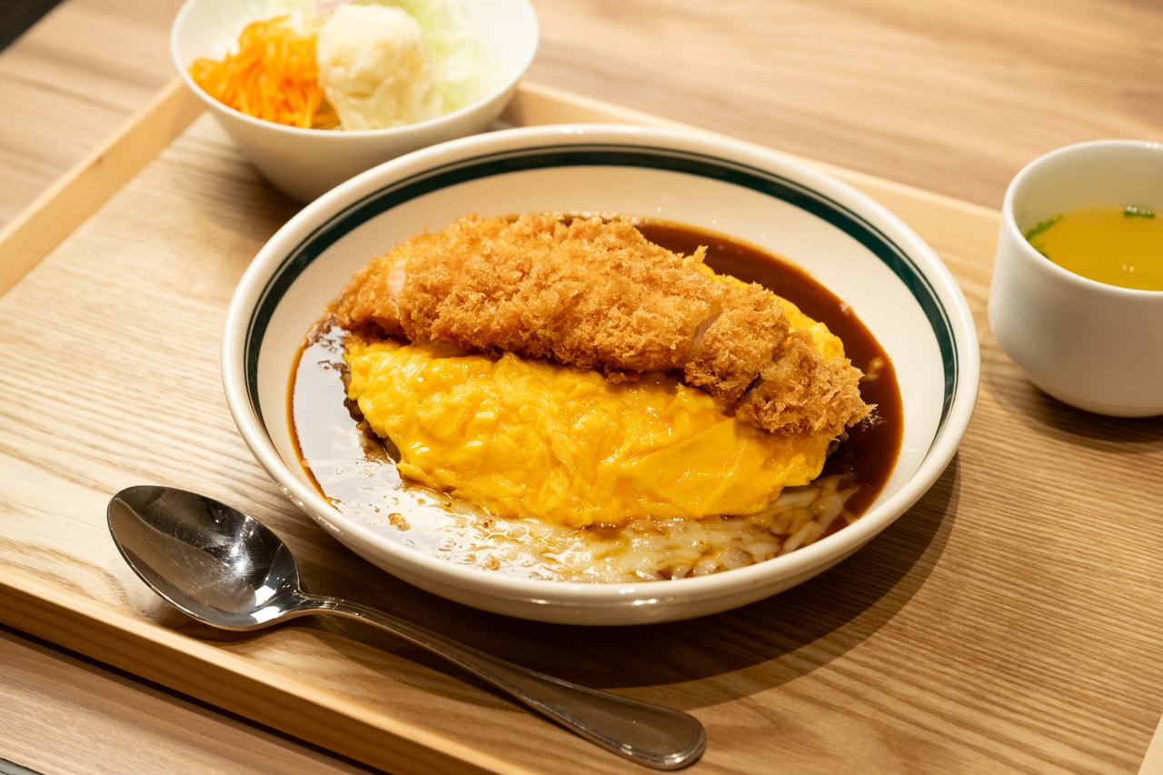 「チーズオムカツボウル(フィレ)」1,958円、部位は3種から選ぶことができ、それぞれムネ1,958円、モモ2,068円。