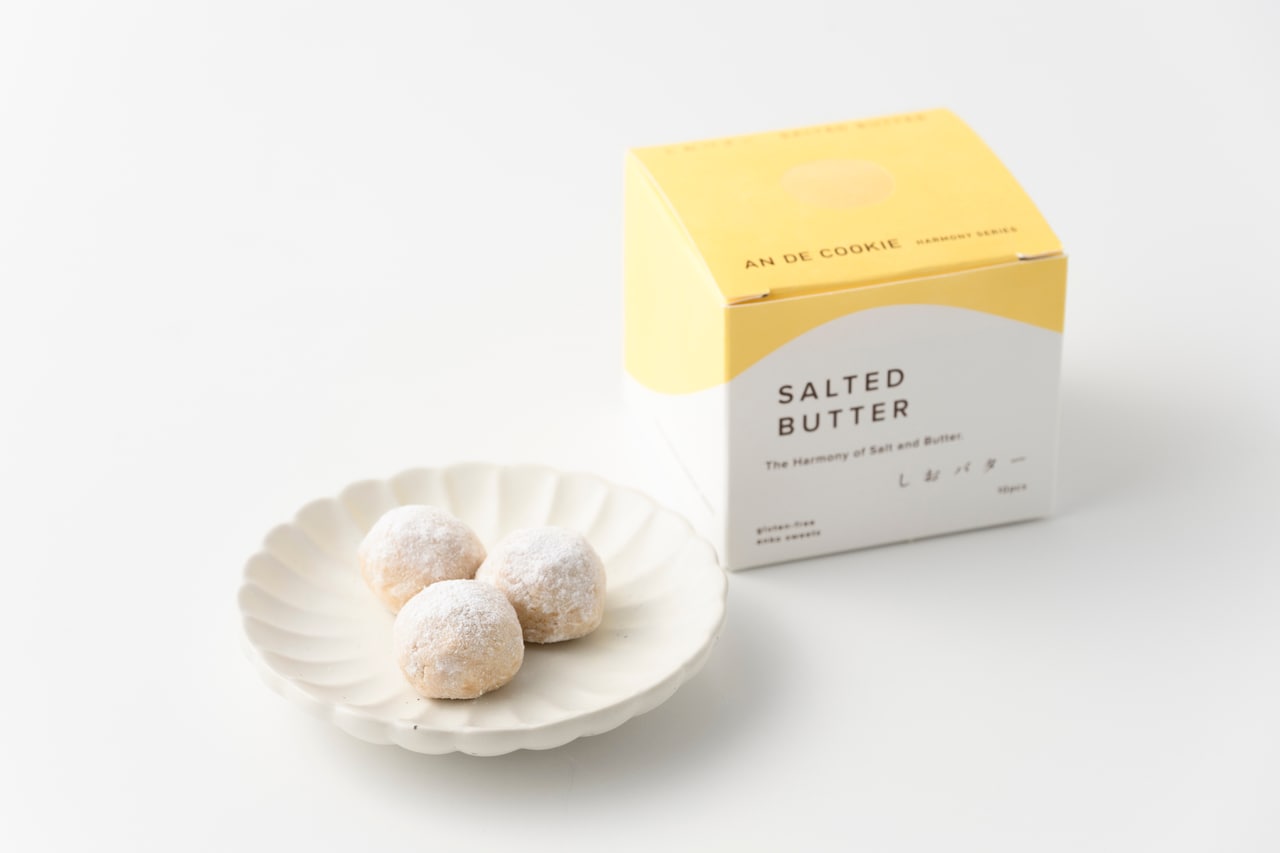 AN DE COOKIE しおバター 648円（10粒入り）。