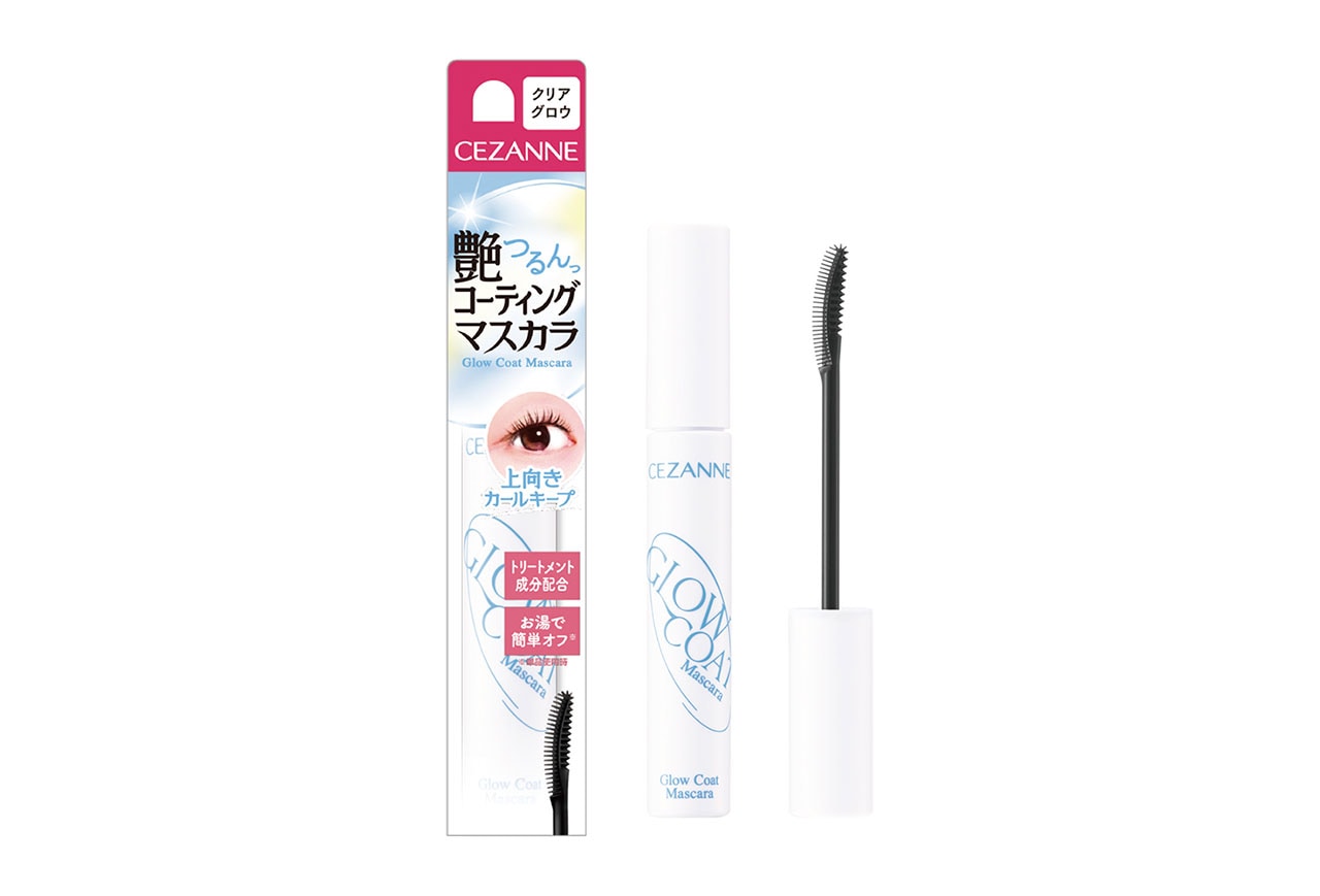 コームタイプのブラシがまつ毛を逃さずキャッチ。まつ毛の方向をきれいに整えて、すっぴん風だけどキレイな束まつ毛に。