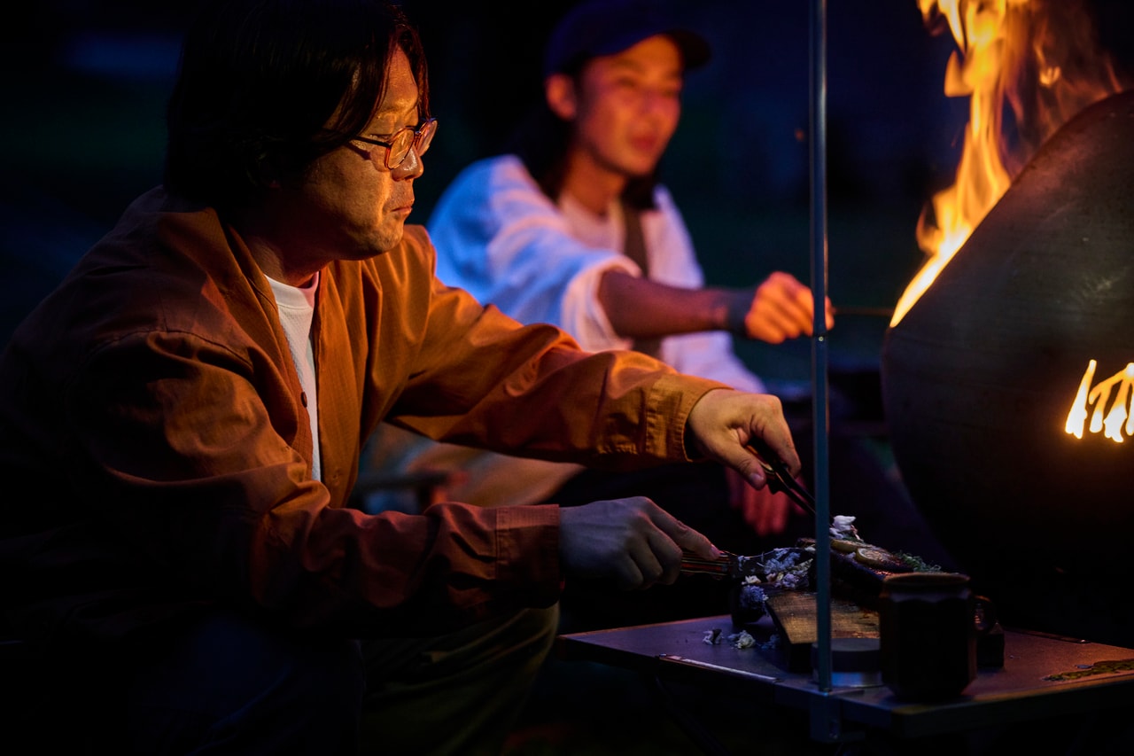 写真手前が、Outdoor Opera代表で、スパイスマスターの松倉広平さん。今回は、松倉さんオススメの焚き火メシも教えてもらいました。