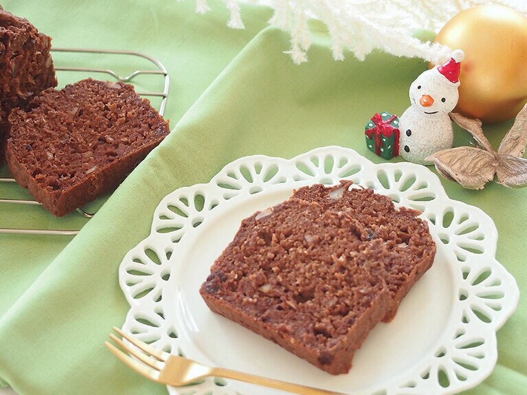 スパイスたっぷりクリスマス薬膳おからケーキ。