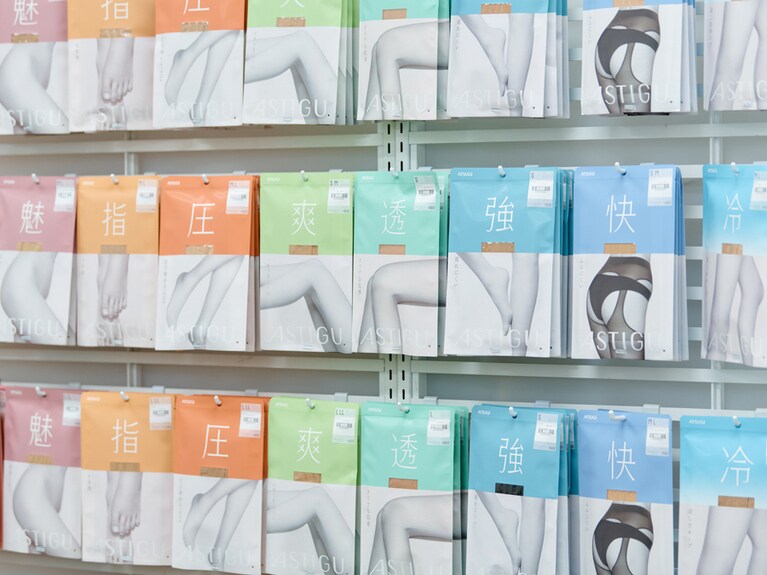 バリエーション豊富なアスティーグのストッキング。