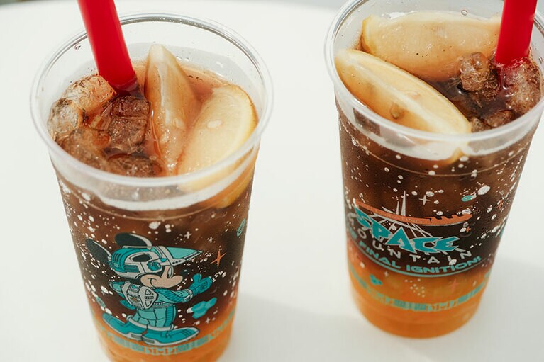 スペシャルメニューの「スパークリングゼリードリンク（コカ・コーラ＆レモン・バニラ）」。