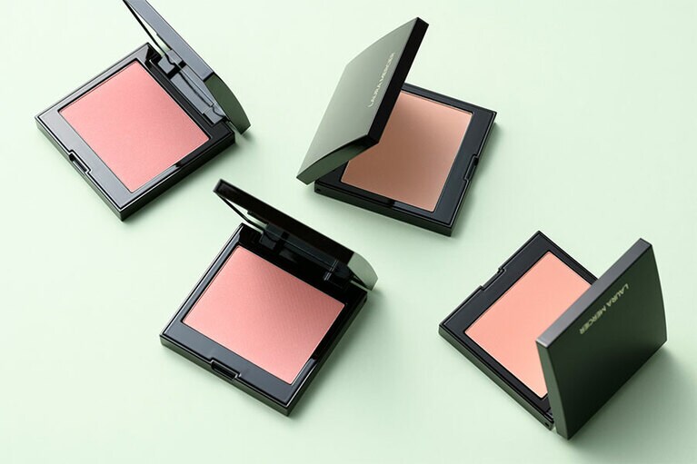 ブラッシュ カラー インフュージョン 左から：12、14、11、13 各3,850円／ローラ メルシエ ジャパン