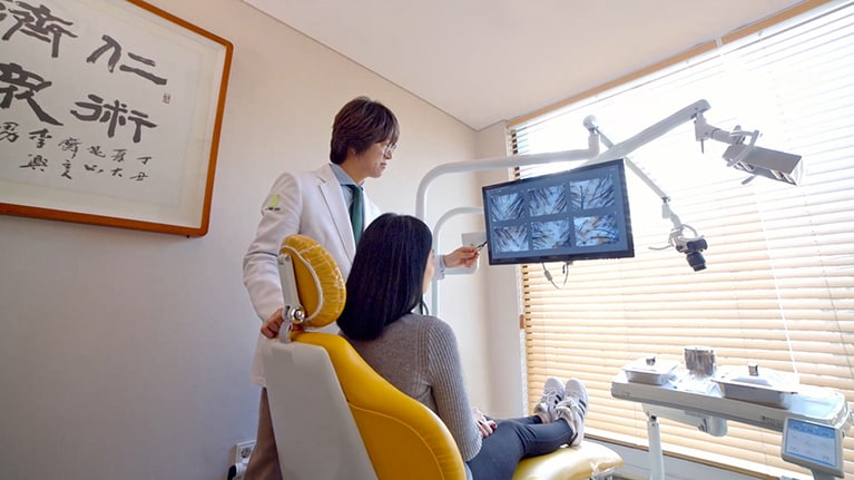 撮影画像を見ながら丁寧なカウンセリングが。