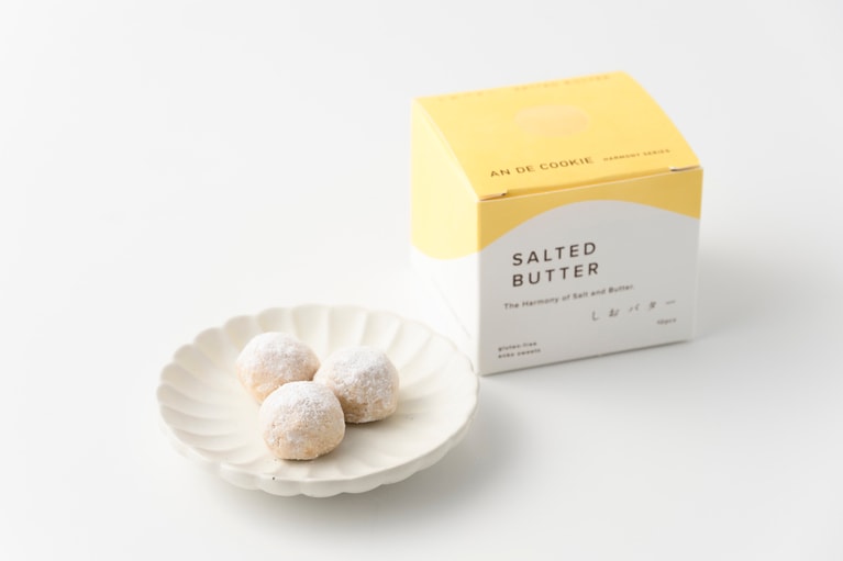 AN DE COOKIE しおバター 648円（10粒入り）。