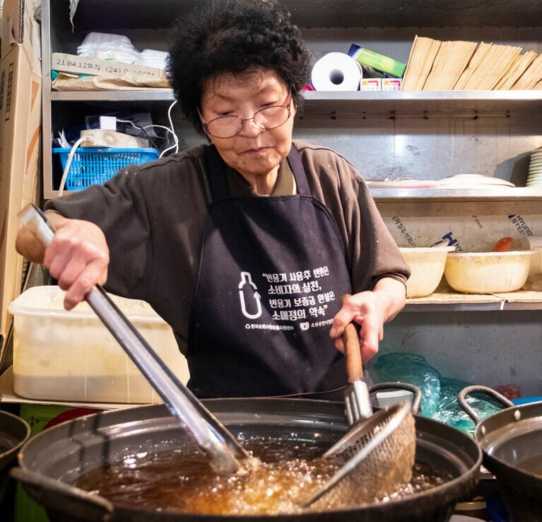 注文を受けてから揚げるので常にできたて。