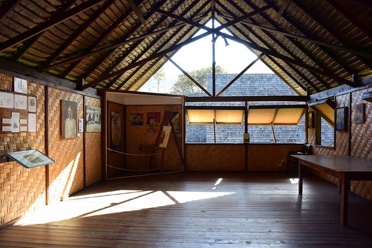 ゴーギャンが暮らした家を再現した“快楽の家”。