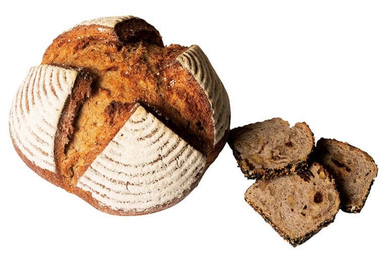 ラントブロート〈フルサイズ〉1,000円、フロッゲンセザム〈1本〉680円／ベッカライ フジムラ