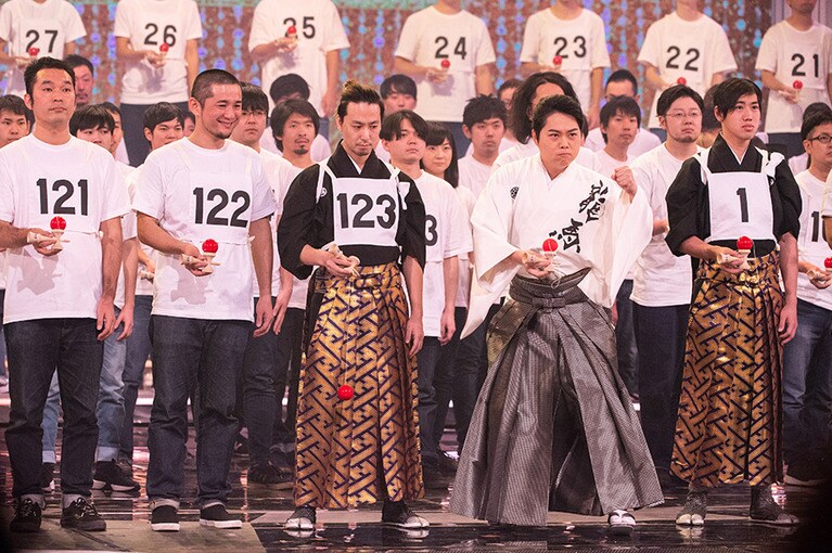 けん玉ギネスはリハーサルでも成功していたらしい。もうけん玉一色だった今回の三山ひろしだが、衣装の「龍馬」の文字だけがかすかに「いごっそ魂を聞いて」と主張しているのが愛しくて切ない。