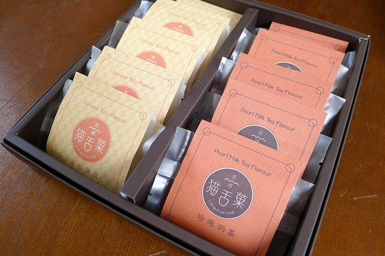 杏仁豆腐味の方がタピオカミルクティー味よりも賞味期限が一週間長いです。