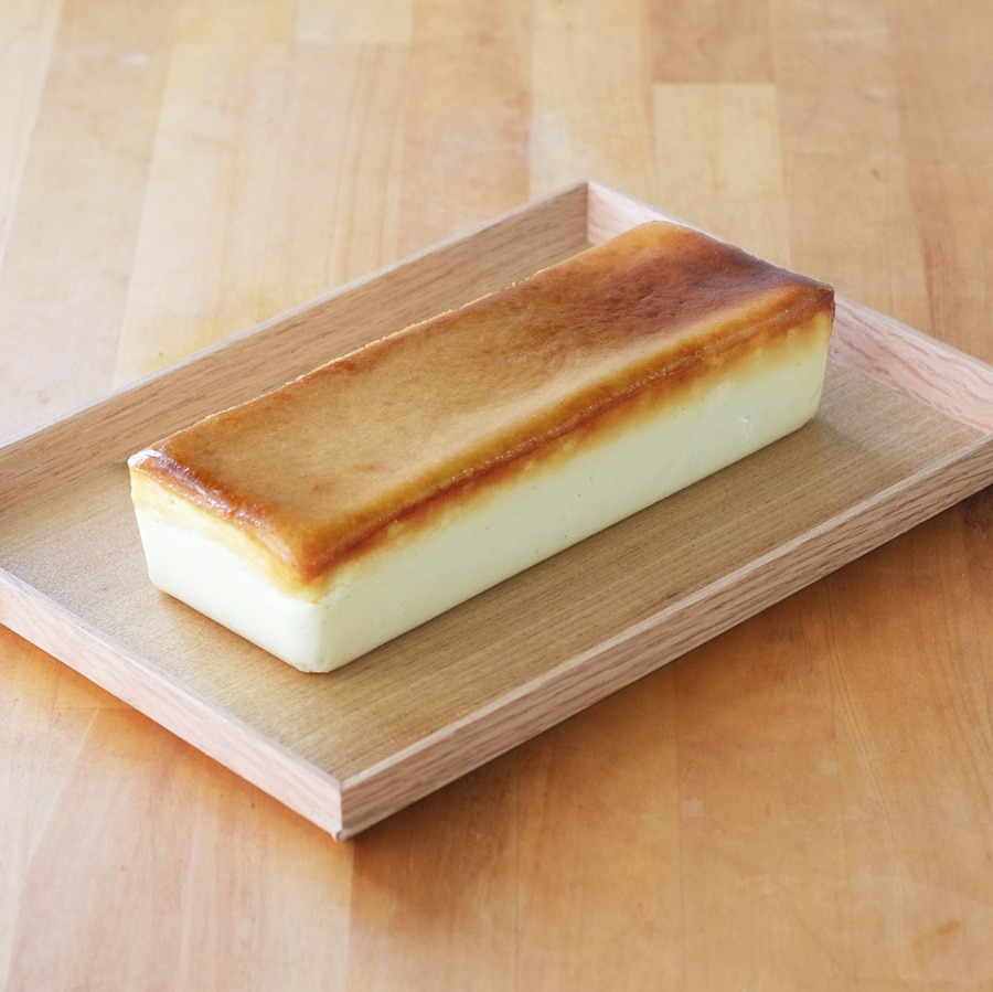 「ホホホ座金沢のチーズケーキ1本まるごと」 3,200円。