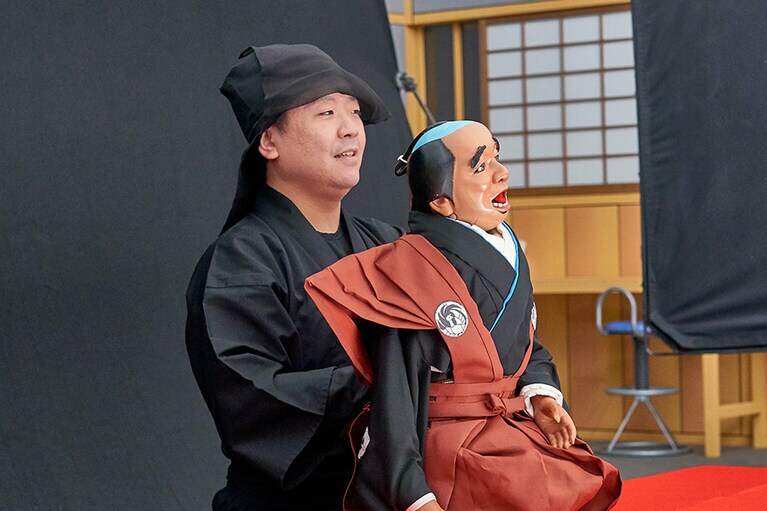 コラム「口上人形が物語世界にエスコート」