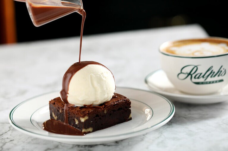 ラルフズブラウニー＆バニラアイス 1,045円。