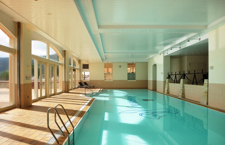 インドアプールでリフレッシュ。