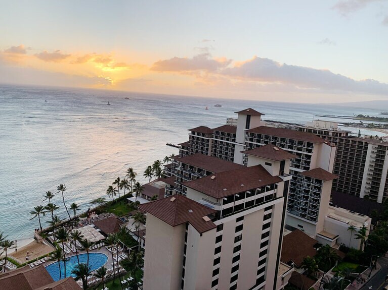 部屋のラナイから見るサンセット。