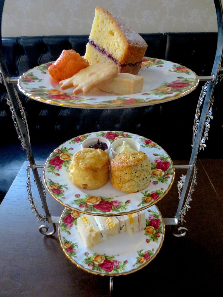 「アフタヌーンティーセット」1人前2,800円。2日前までに要予約。