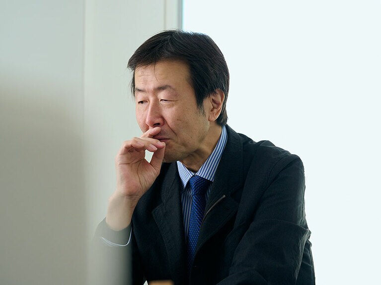 「自分のフレームだけで物事を見てはいけないということを猫から教わっている」と話す丸山俊一さん。