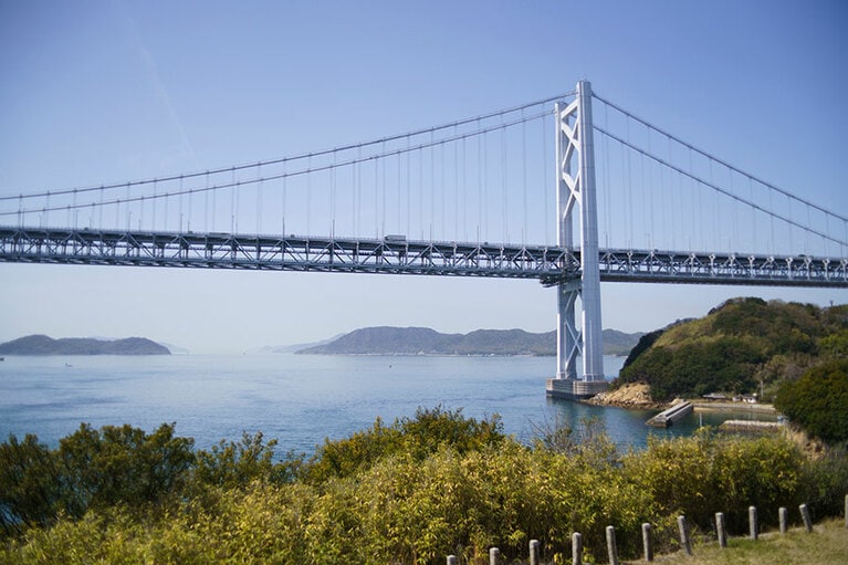 おだやかな瀬戸内海が広がる。