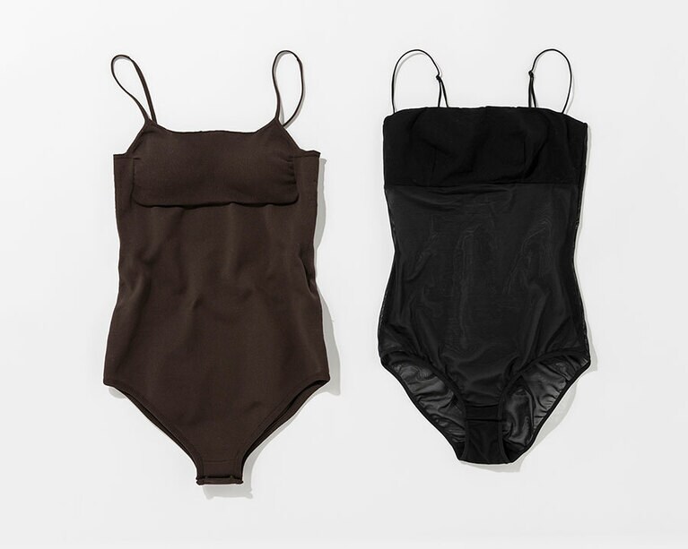 （左）ニットボディスーツ 26,400円／バッカ（トゥモローランド）、（右）メッシュボディスーツ 17,600円／ヨー ビオトープ ランジェリー（ジュンカスタマーセンター）