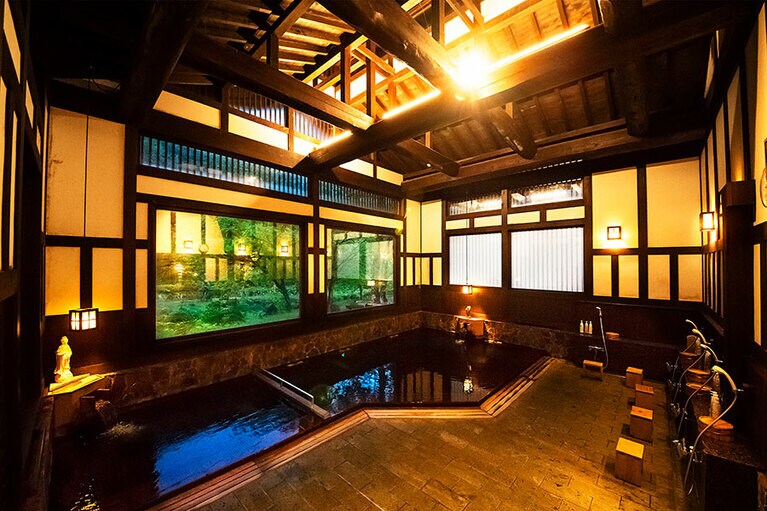 貝掛温泉［新潟／貝掛温泉］内湯。