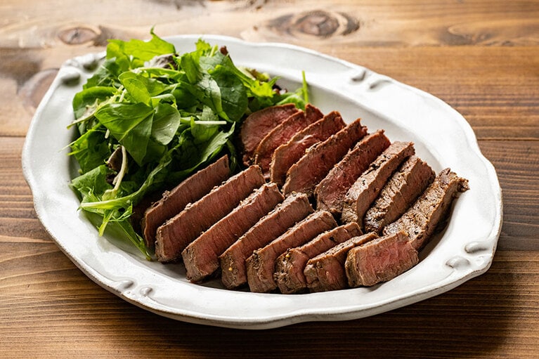 モモステーキ 120g  1,649円。