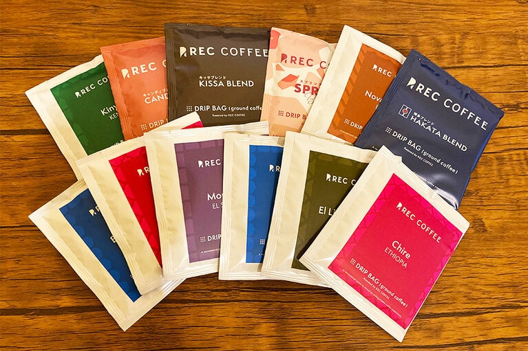 並べると華やかでかわいい！　REC COFFEE「ドリップバッグコンプリートセット」13個入り 2,268円。