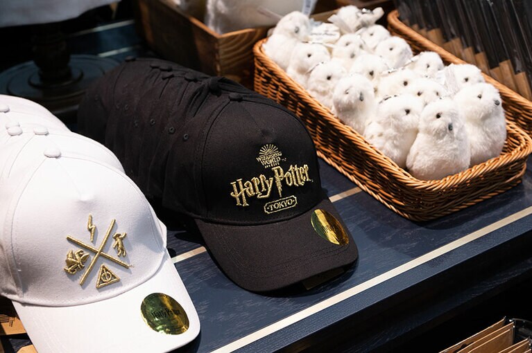 キャップは2種類展開。ミニヘドウィグも！