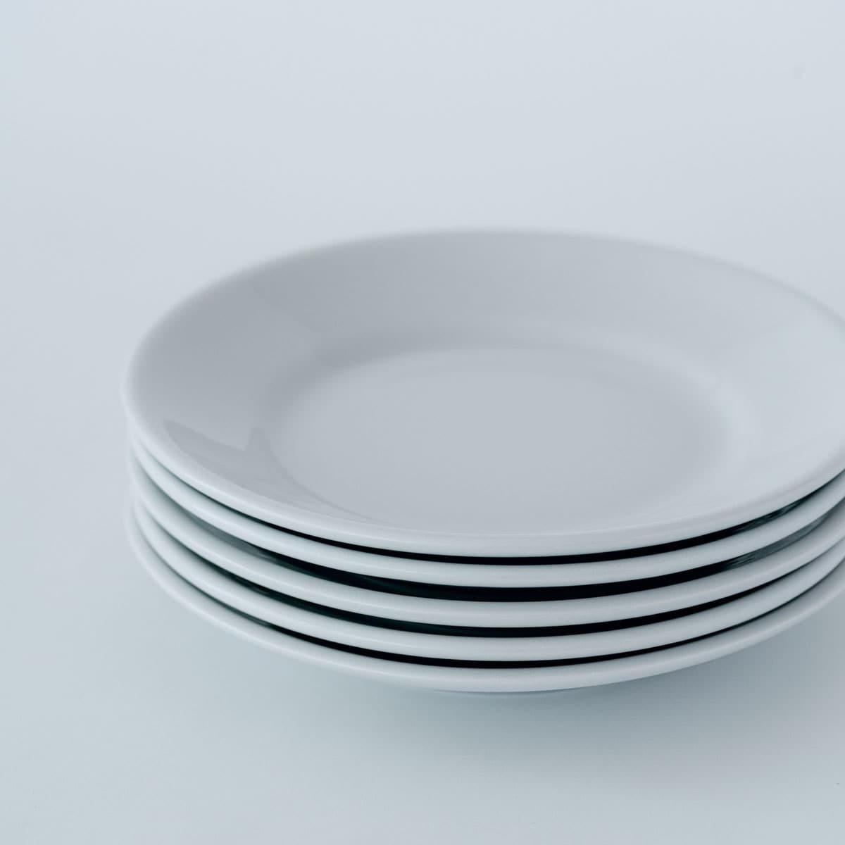 チボリ デザートプレート 約φ23.5×H3.6cm 1,540円／サタルニア