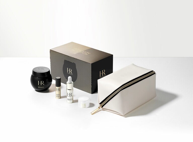 リプラスティ クリスマス セット 2023 69,300円　セット内容：リプラスティ R.C. クリーム49.75g （現品）、同 レザリスト セラム5ml、同 プロ フィラー コンセントレイト 10ml、同 R.C. デイ クリーム 5g、ポーチ）。予約開始：10月20日（金）、発売日：10月27日（金）