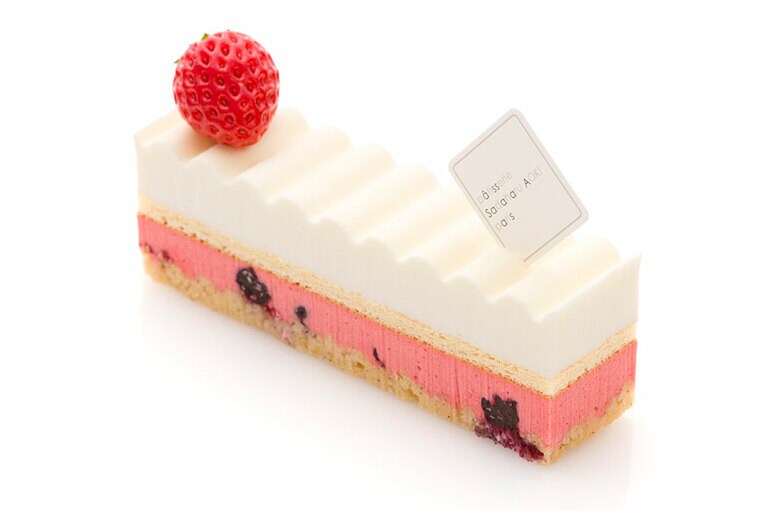 チーズ ケーク フリュイ ルージュ 756円。販売期間：販売中～3月中旬(予定)。販売店舗：国内直営全6店舗。