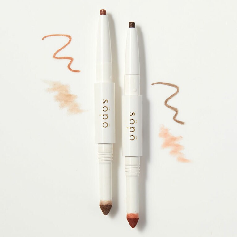 発売されたばかりの新色も、塗ると垢抜けた印象に！ パウダー＆ライナー 左から、カーキも感じる明るめブラウン×ミルクチョコカラーの05スパークリングショコラ(限定色)、紅茶色×ラメ入りブラウンの06アールグレイアイスティー(NOIN ECサイト限定色) 各1,265円／NOIN