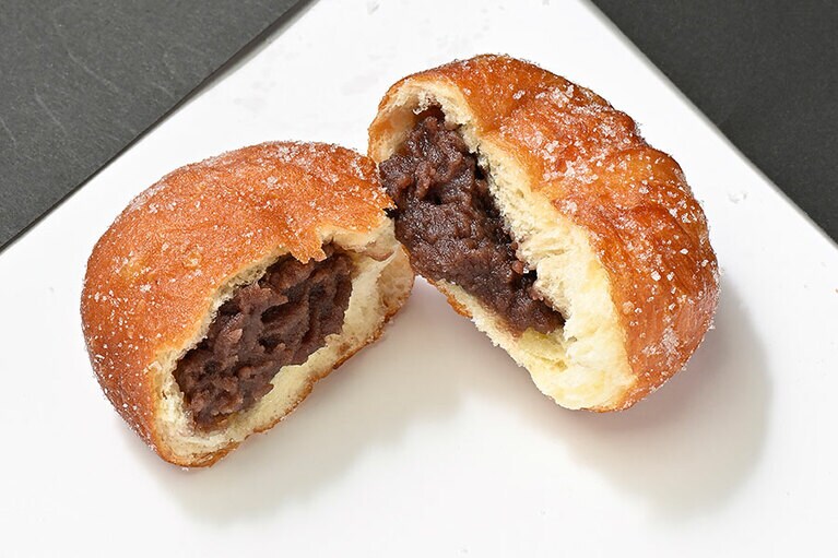 榮太樓總本鋪×ロイヤルパークホテル あんドーナッツ 356円／スイーツ＆ベーカリー『粋』