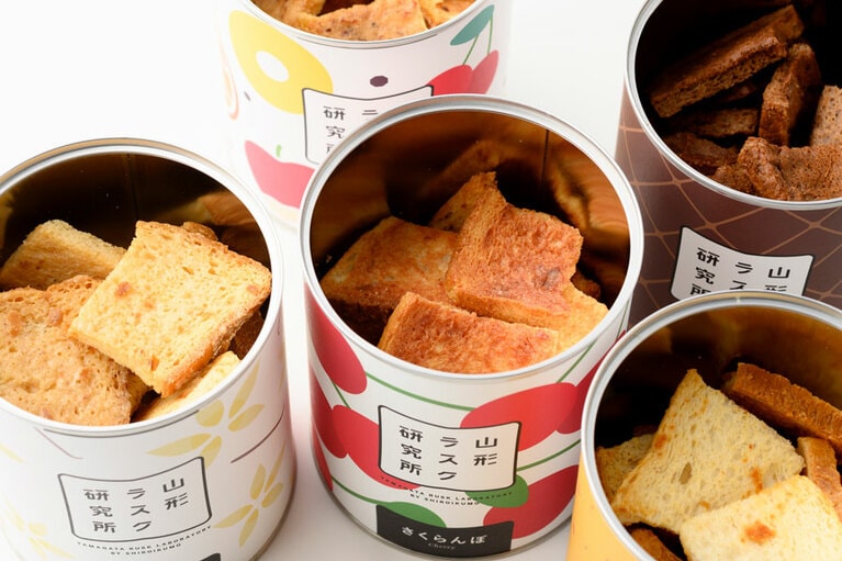 左手前から反時計回り：バニラシュガー、さくらんぼ、チーズ、ショコラ、ミックスフルーツ。