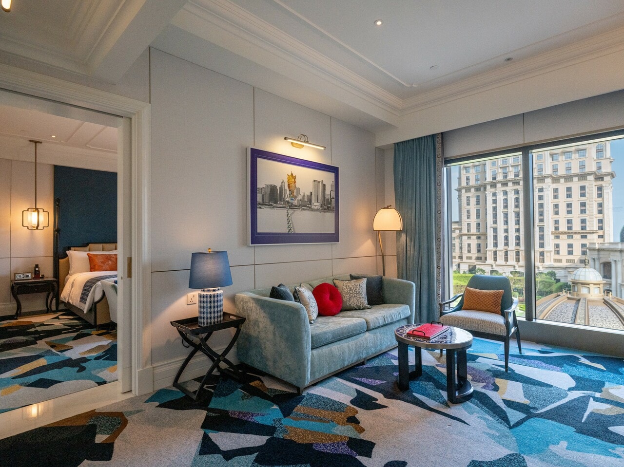 広さ80平方メートルの贅沢な空間が広がる「ジュニアスイート」。