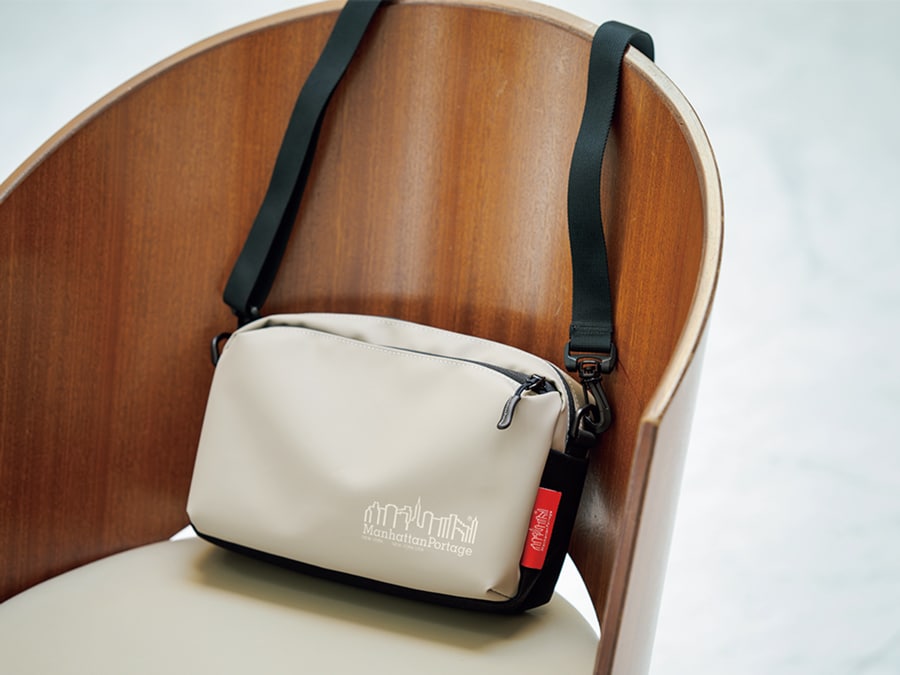 Manhattan Portage Jogger Bag Dulon L.Gray 幅24×奥行き6×高さ15cm 9,020円／コード（12月上旬発売予定）