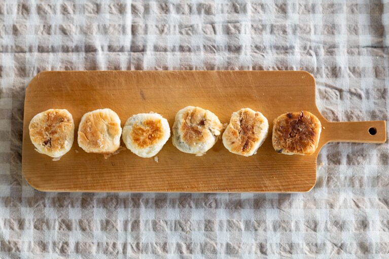 「ミニパイ（小小酥）」は好きなあんの組み合わせで、6個600円。