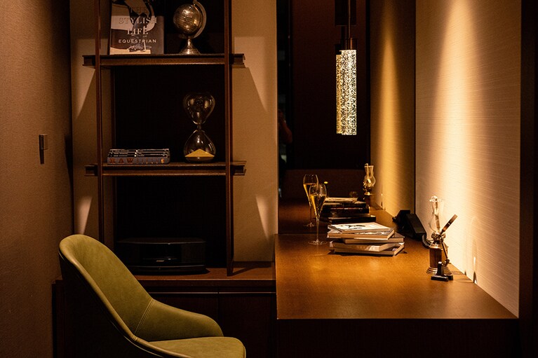 ワークスペースとして快適な「エグゼクティブツイン」の書斎コーナー。