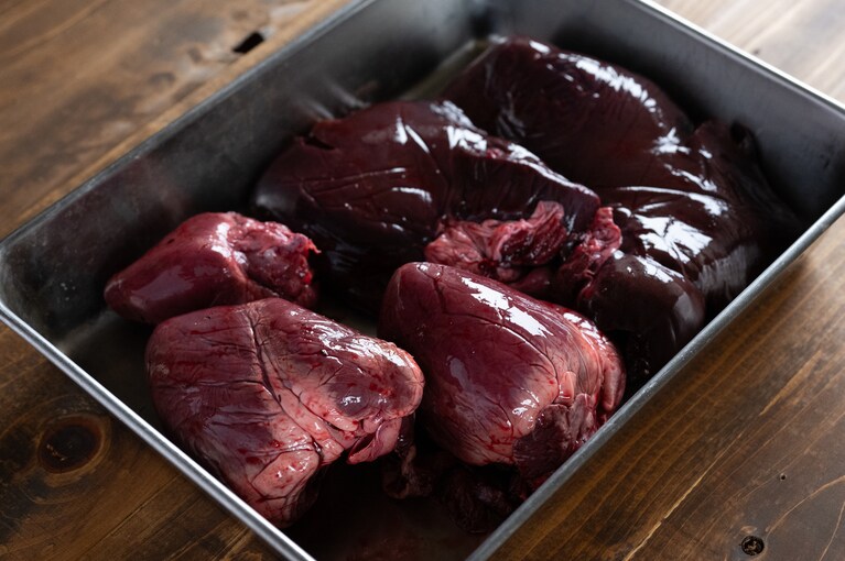 新鮮さが伝わってくる心臓、レバー。