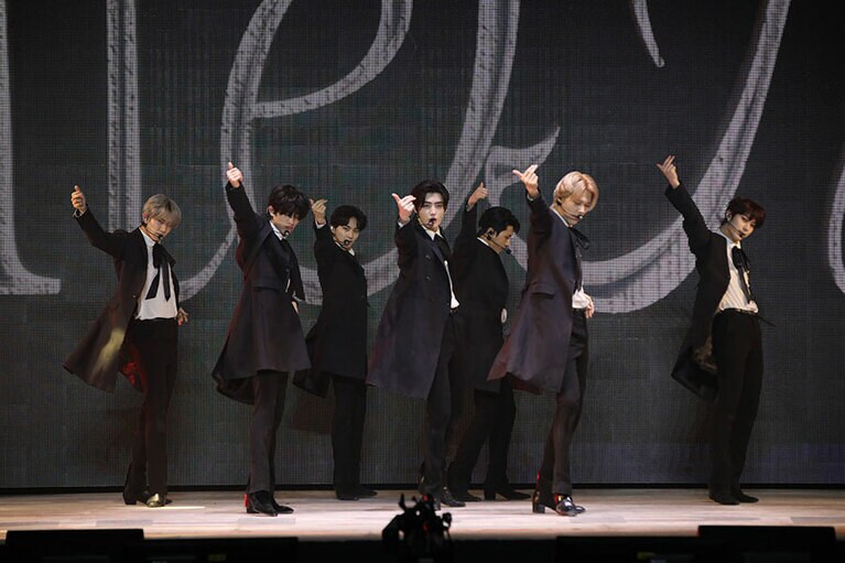 メディアショーケースでは音楽に合わせメンバー自らポイントダンスを披露する場面も。(P)&(C) BELIFT LAB Inc.