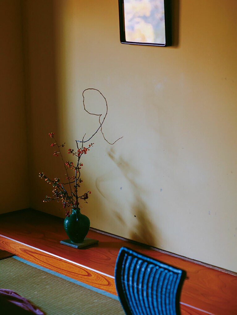 各棟は2部屋からなり、掘りごたつに床の間の部屋も。