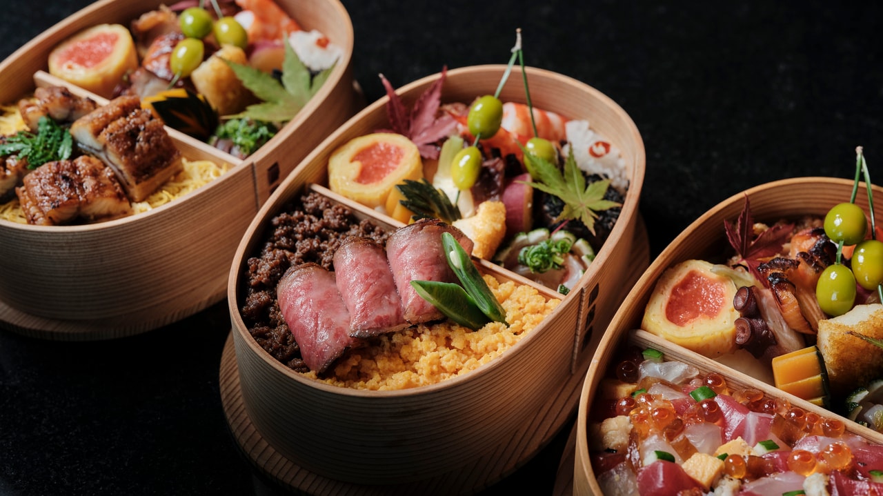 九州の海産物や黒毛和牛、地元野菜などをふんだんに取り入れたお弁当。