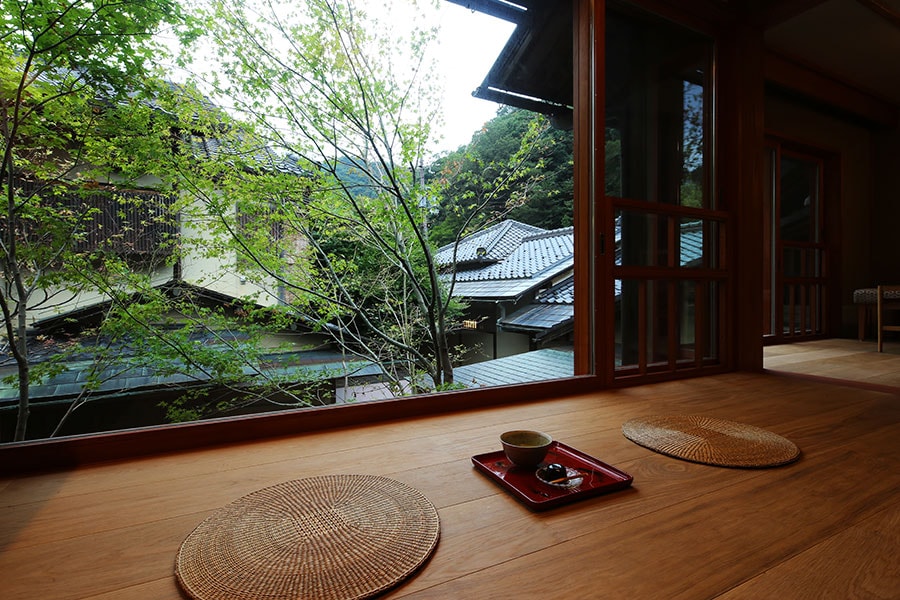 西村屋本館。