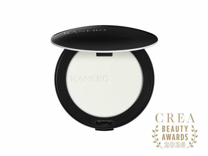 クリスタライズドフィックスパウダー 01　7,150円／カネボウインターナショナルDiv.